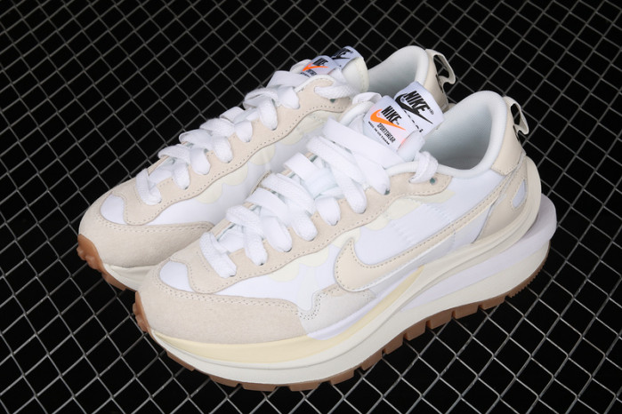 sacai x nike vaporwaffle "sail" dd1875-100
