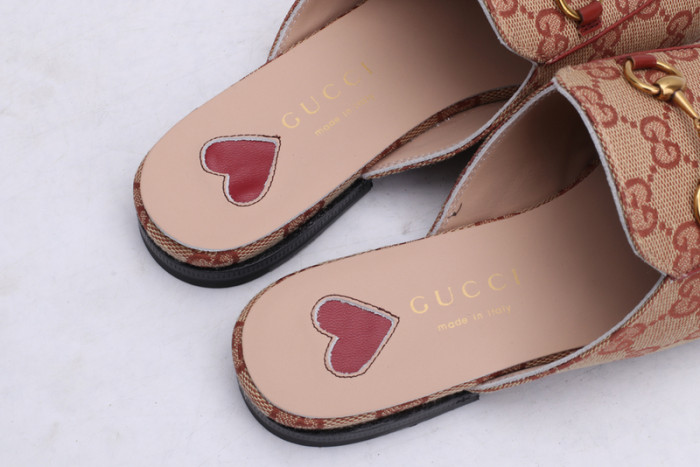 guc loafer