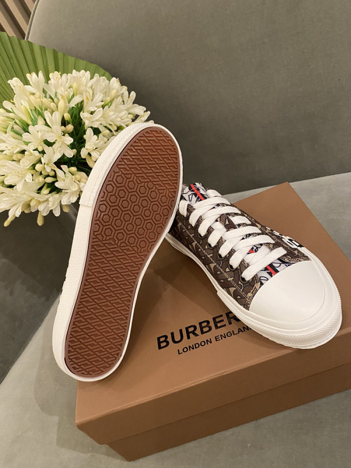 BUBERY SNEAKER