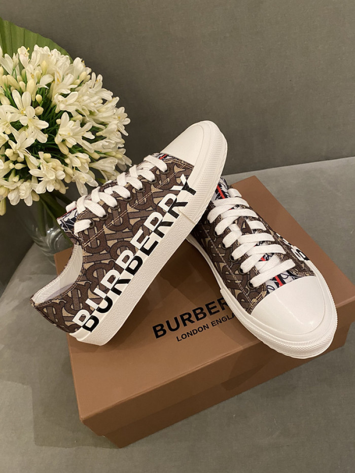 BUBERY SNEAKER