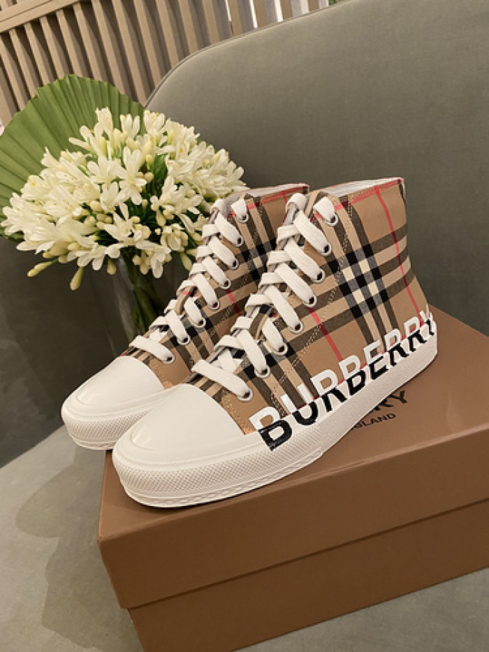 BUBERY SNEAKER