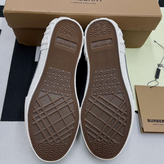 BURBERRY SNEAKER