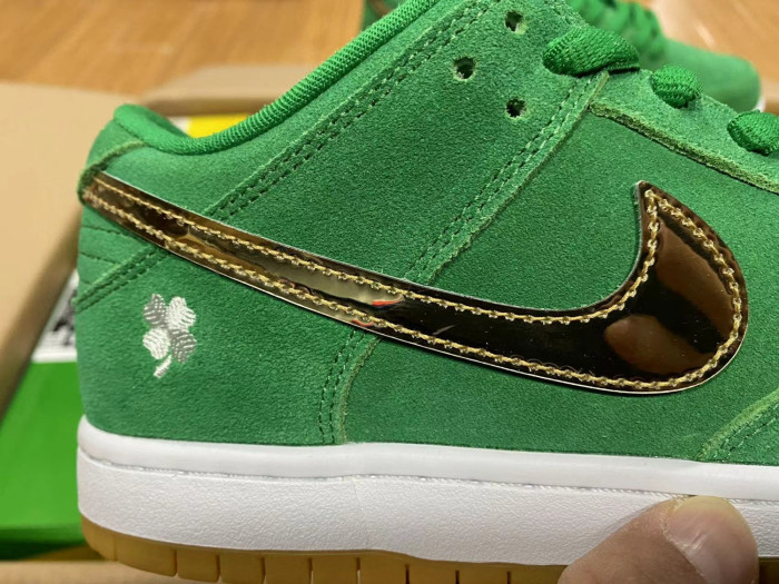 nike sb dunk low pro st. patrick