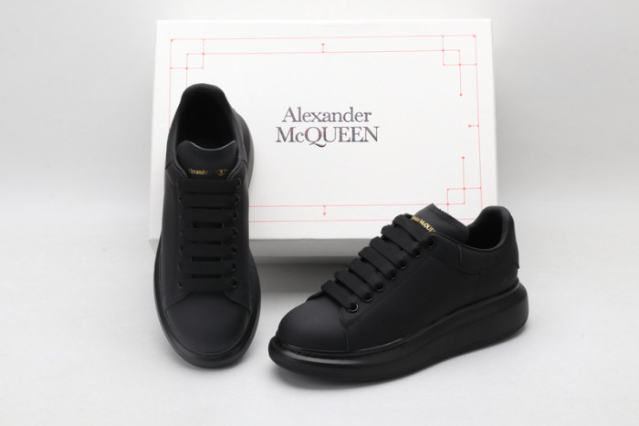 alex mcqu sneakers