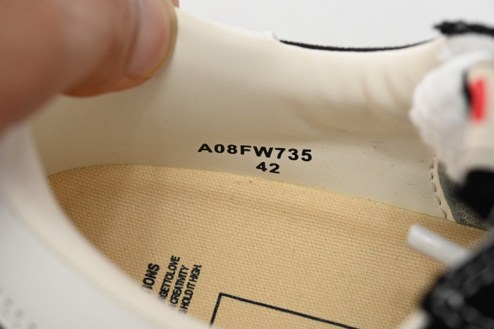 MIHARA YASUHIRO BLACK AND WHITE BACKGROUND MY8