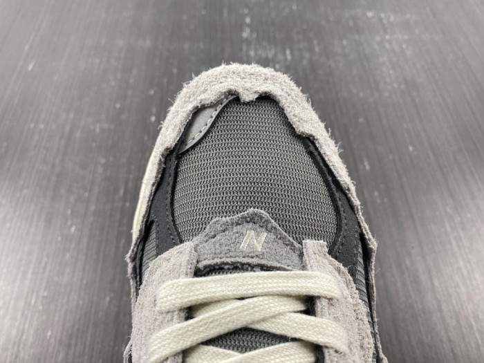 new balance 2002r protection pack rain cloud m2002rda