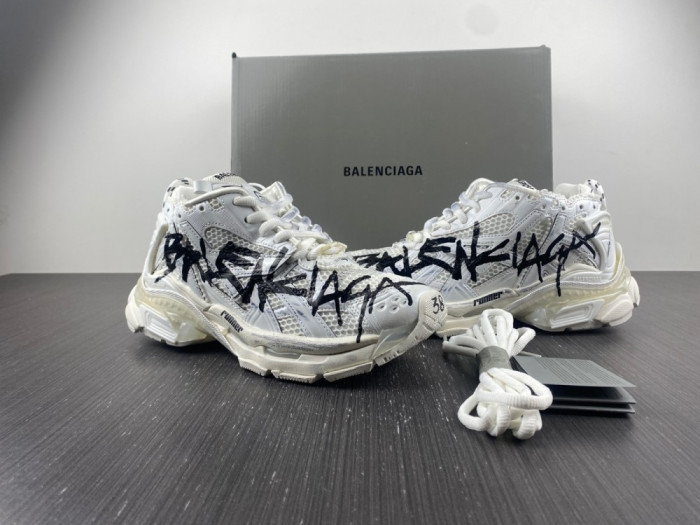 Balenciaga Runner Graffiti BCR024