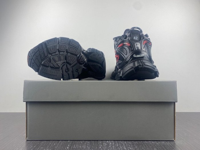 Ba*len*cia*ga runner graffiti black red 677403w3rbq1060