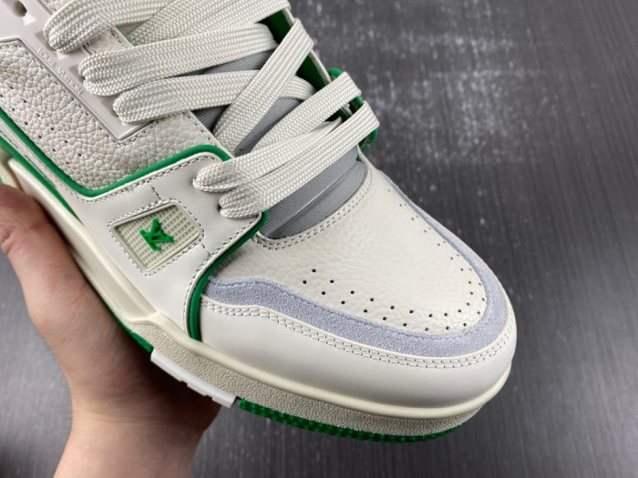 2023 l**is V*t*n lv trainer 25291