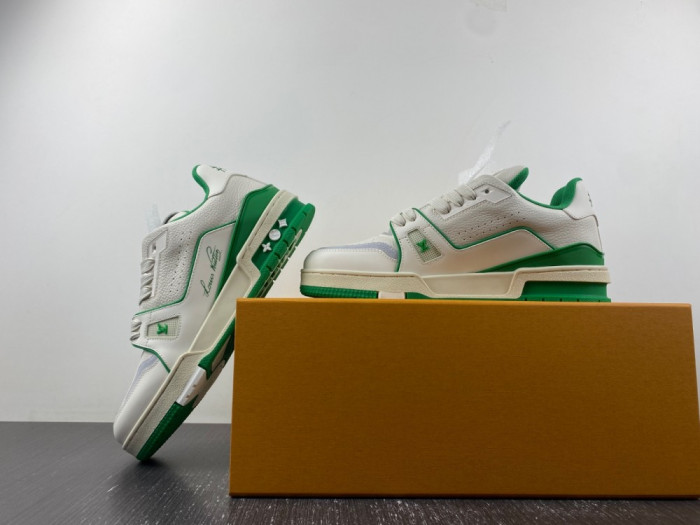 2023 l**is V*t*n lv trainer 25291