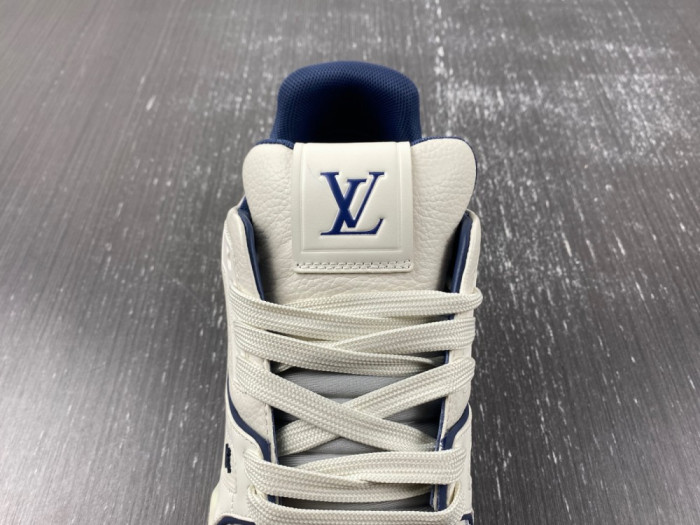 2023 l**is V*t*n lv trainer 25290