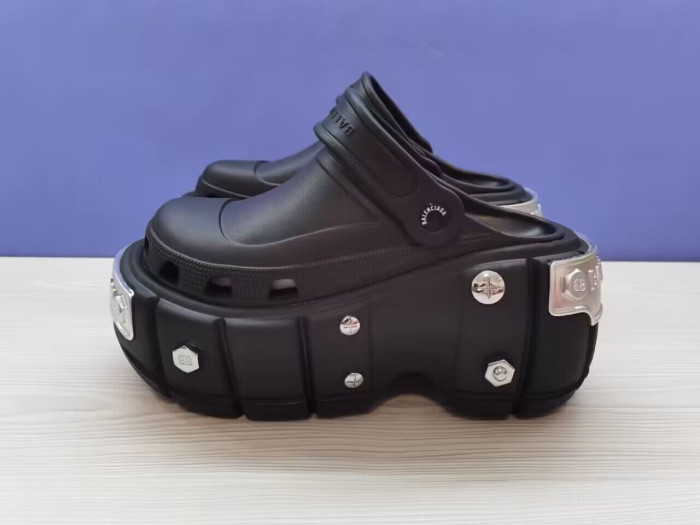 ba*len*cia*ga x Cr*0*s hardCr*0*s sandal