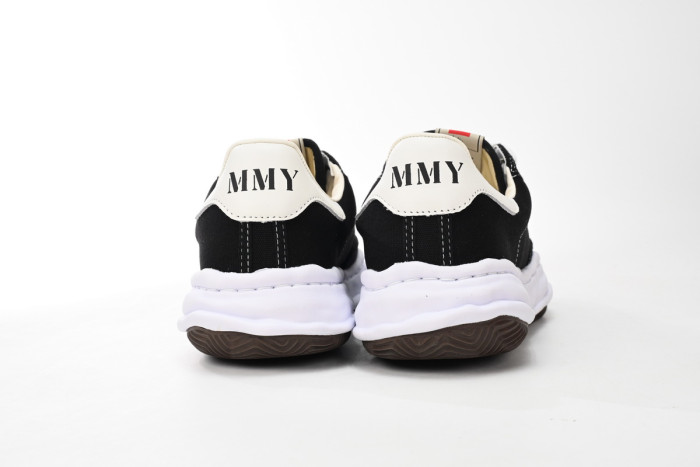 MIHARA YASUHIRO BLACK AND WHITE MY2