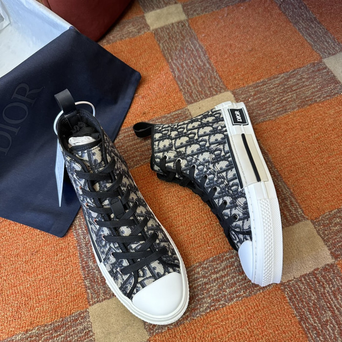 DR B23 HOMME KAWS D06