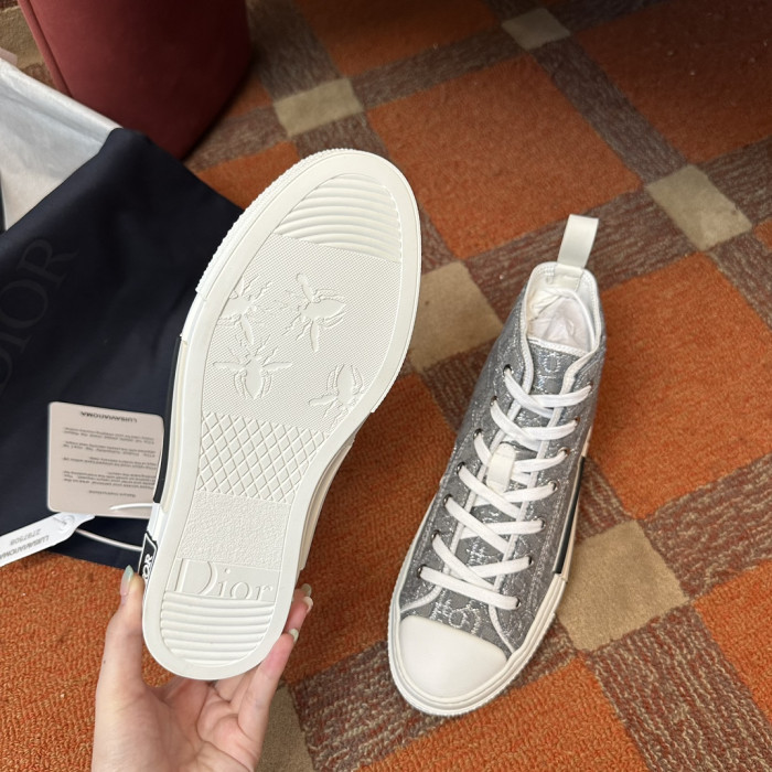 DR B23 HOMME KAWS D08