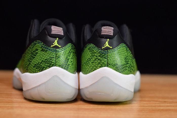 jordan 11 retro low green snakeskin - 528895-033