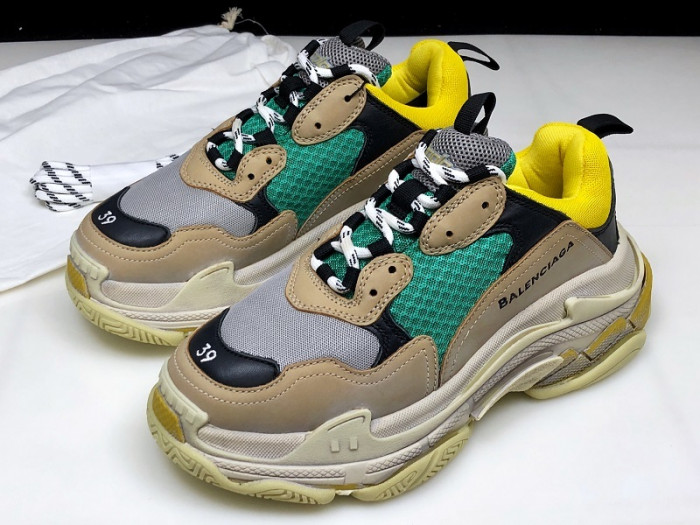 bl triple s trainers dad shoe h903p026