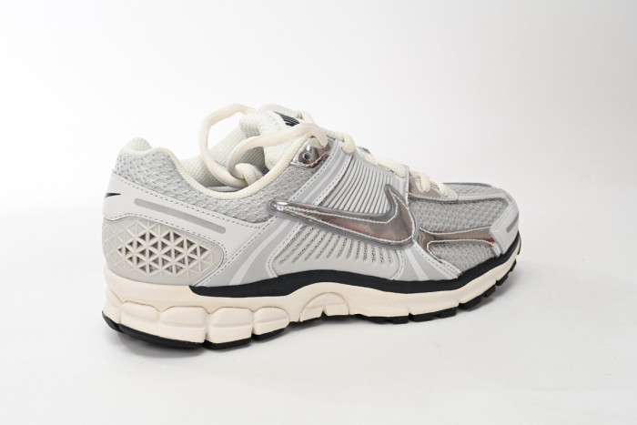 nike zoom vomero 5 fd0884-025