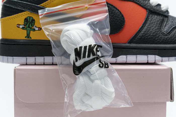 nike dunk sb low raygun 304292-803