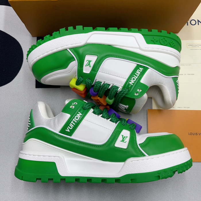 lv trainer sneaker 25260